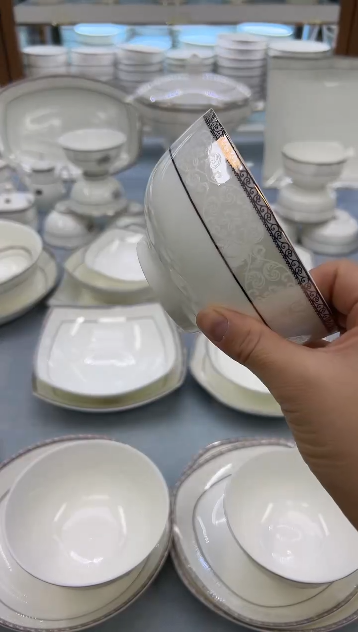 骨瓷玲珑5.5奥10个  