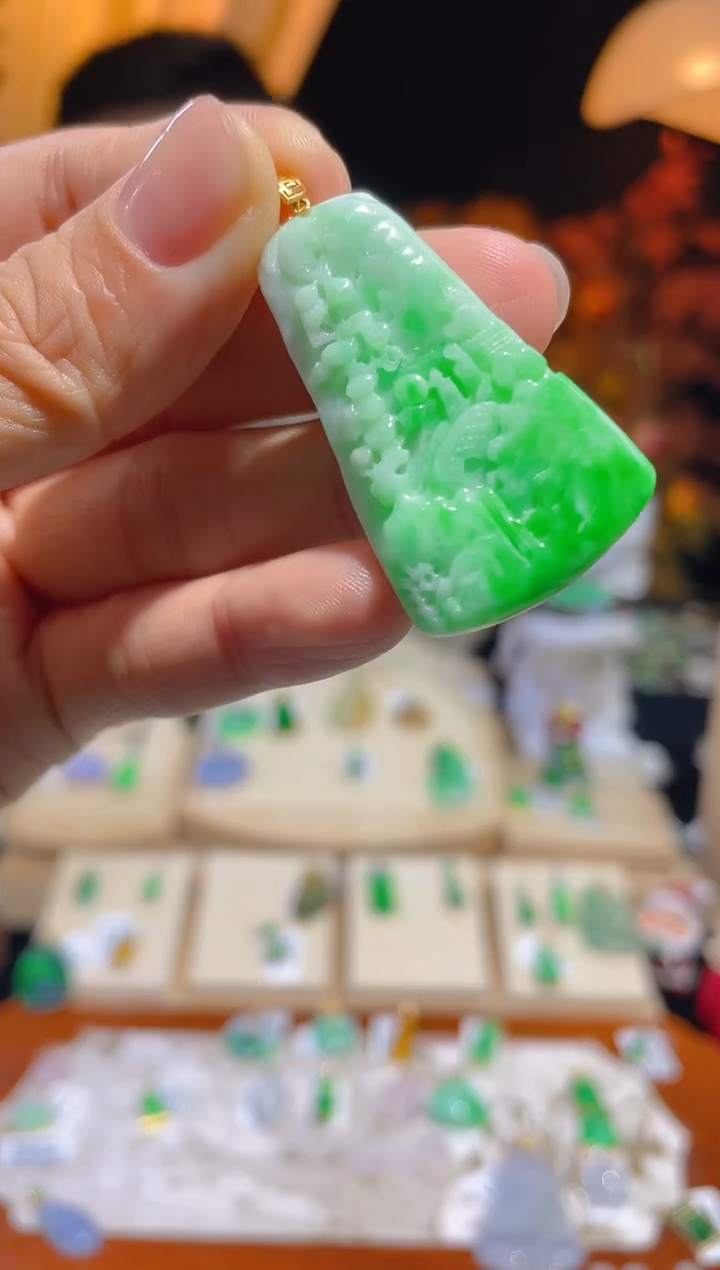 【闪购商品】翡翠颈饰18K金镶嵌假一赔三