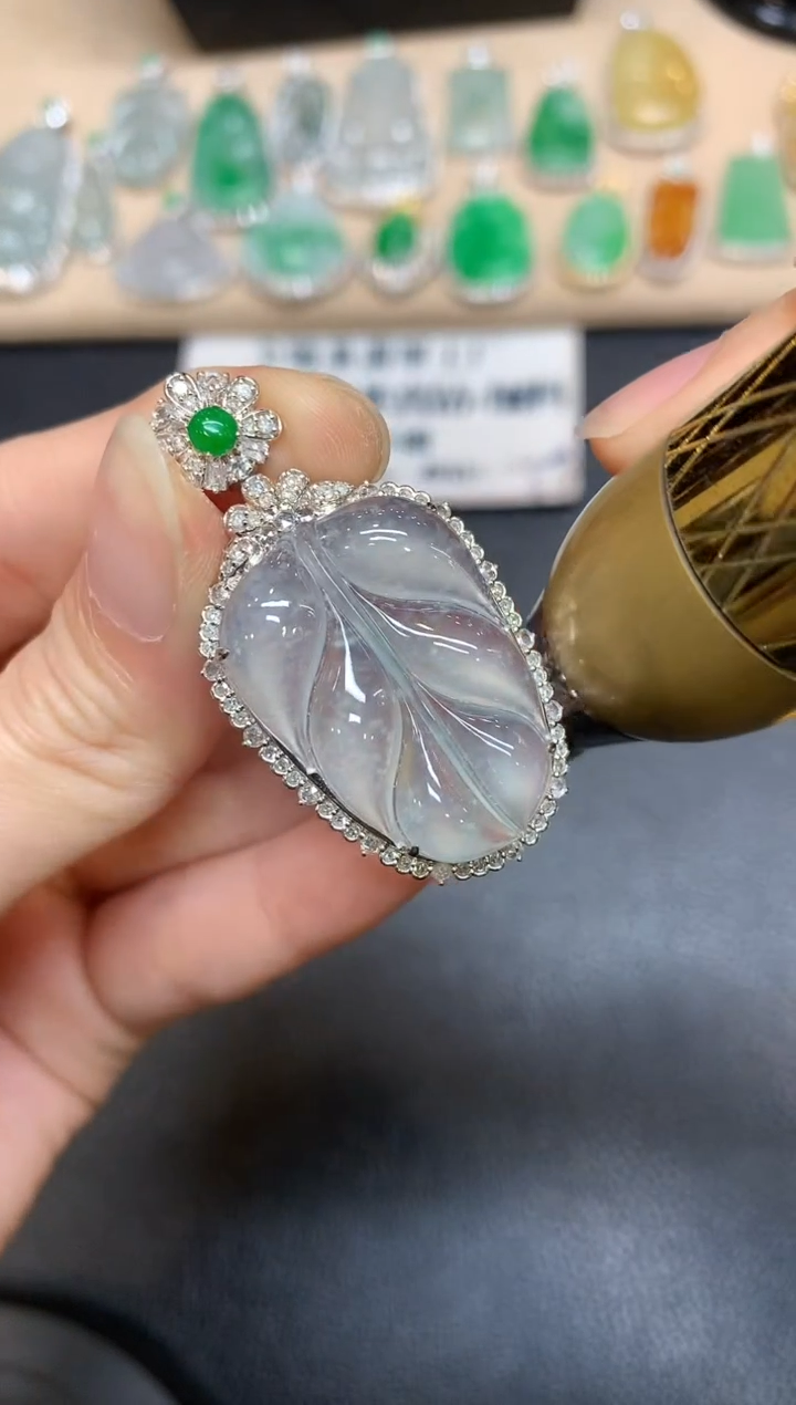 【闪购商品】翡翠颈饰18K金镶嵌树叶【无服务费