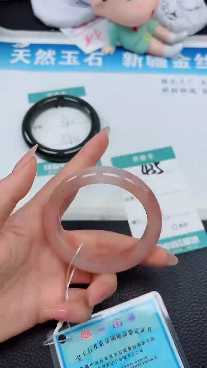 【闪购商品】石英质玉手镯未镶嵌435