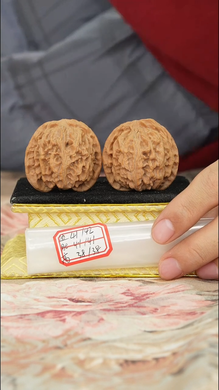 【闪购商品】文玩核桃把件苹果园