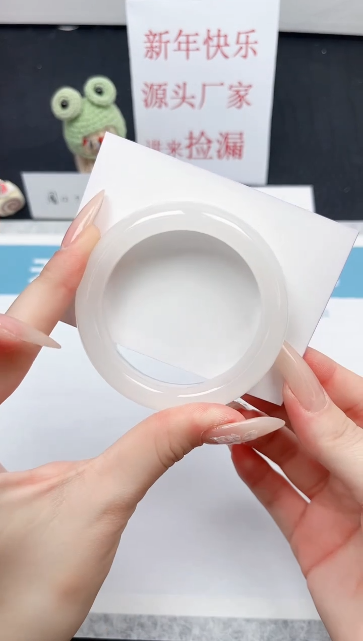 【闪购商品】石英质玉手镯未镶嵌42-53
