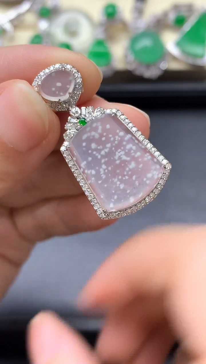 颈饰18K金镶嵌翡翠626-中国好珍宝