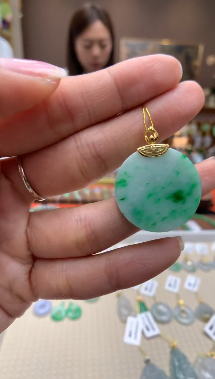 【闪购商品】翡翠颈饰18K金镶嵌无事牌