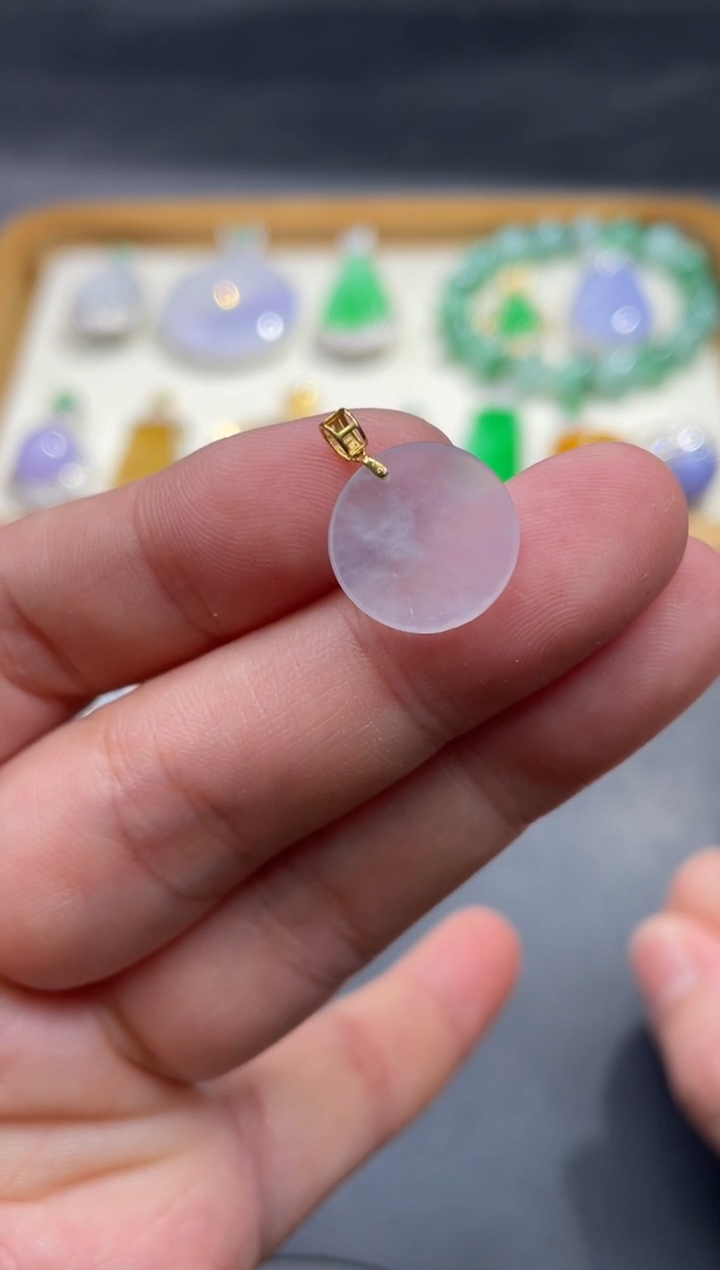 【闪购商品】翡翠颈饰18K金镶嵌66.........