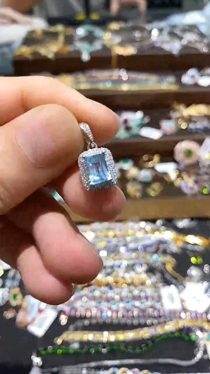 【闪购商品】海蓝宝石颈饰银S925镶嵌吊坠