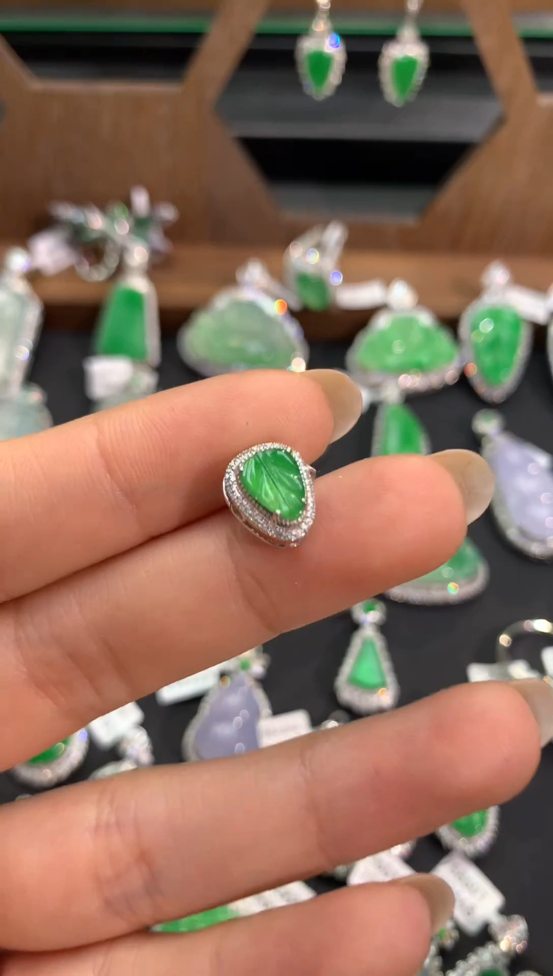 翡翠18K金镶嵌吊坠(不含链)吊坠