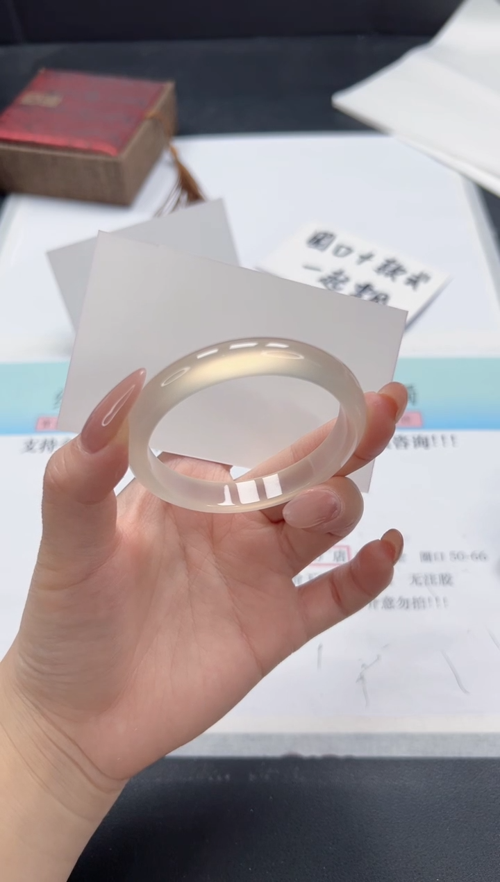 【闪购商品】石英质玉手镯未镶嵌A46-51