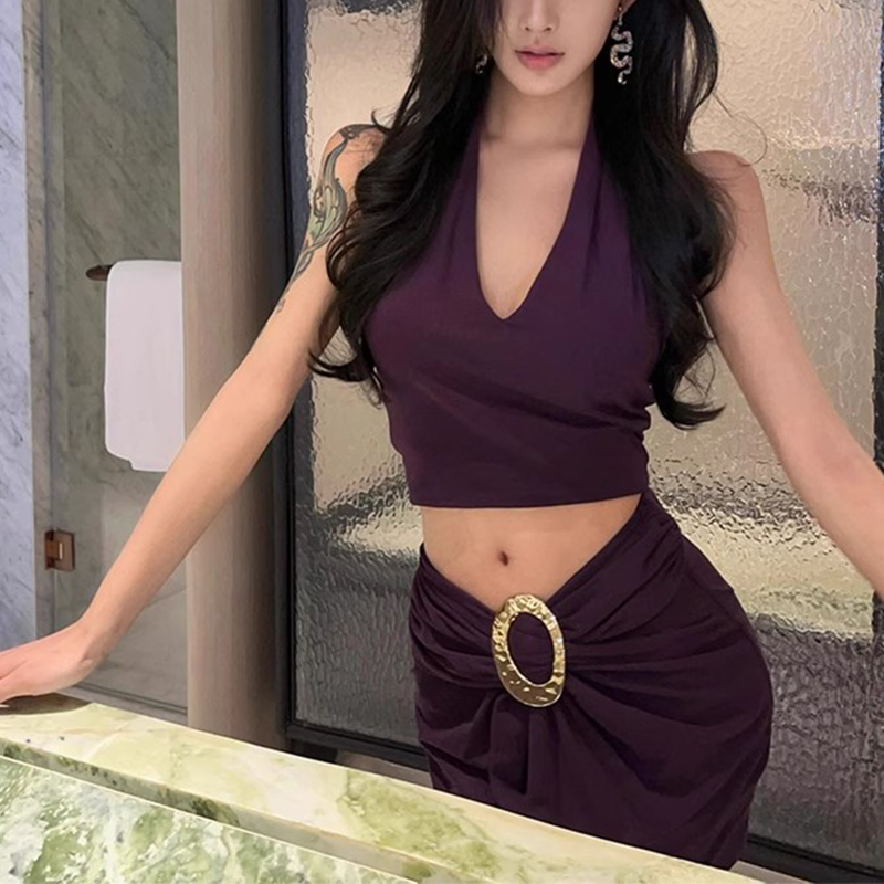 【暮山紫】御姐风气质V领挂脖上衣夏季金属扣褶皱高腰包臀裙套装