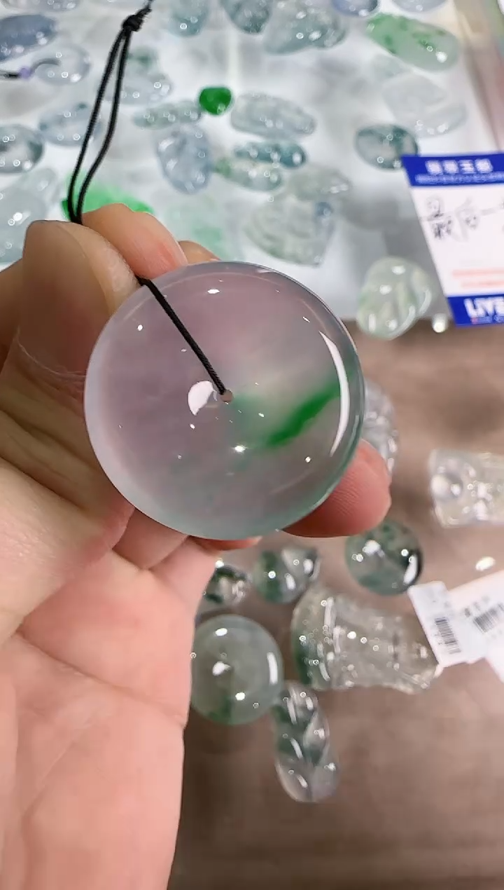 【闪购商品】翡翠吊坠(不含链)未镶嵌··