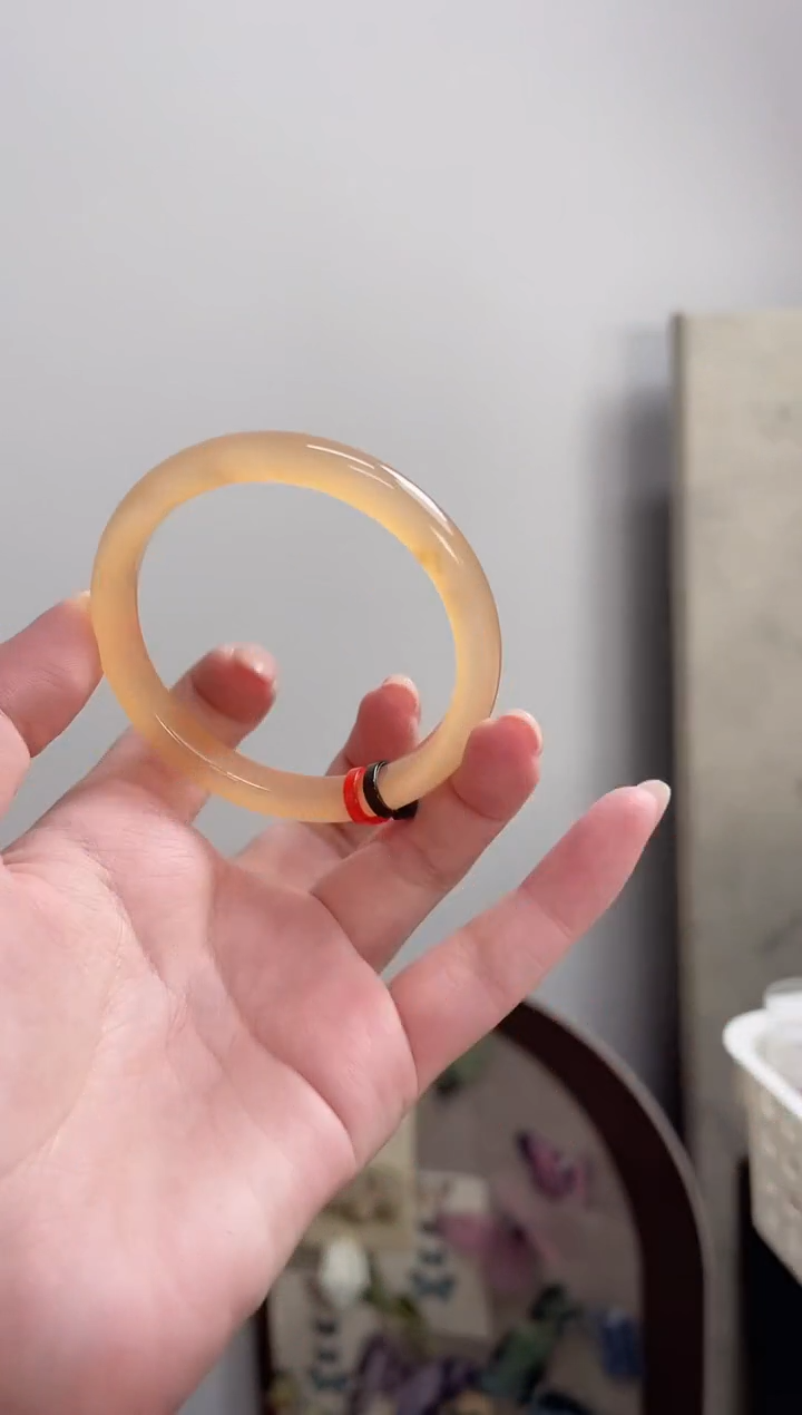 玛瑙/玉髓手镯未镶嵌52-53圈 需要包容