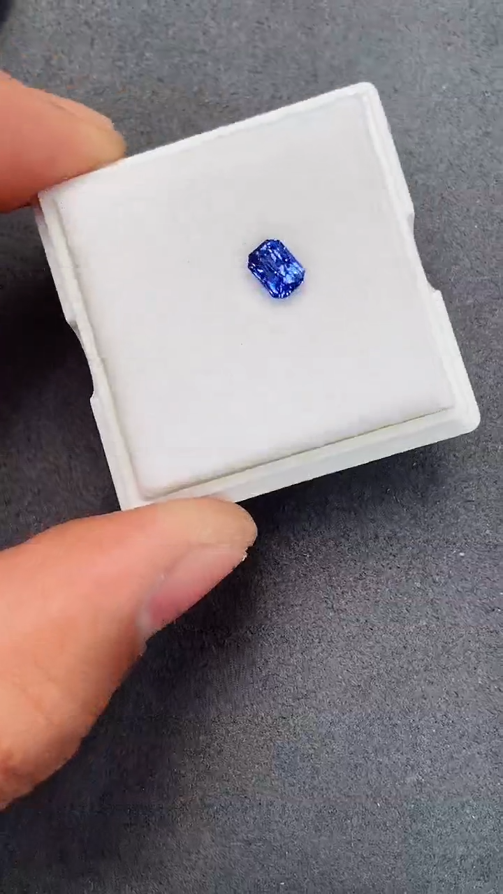 【闪购商品】蓝宝石裸石未镶嵌1.04