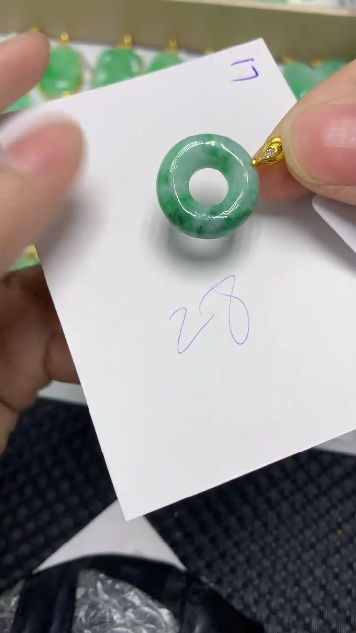 颈饰未镶嵌翡翠缅甸A货翡翠