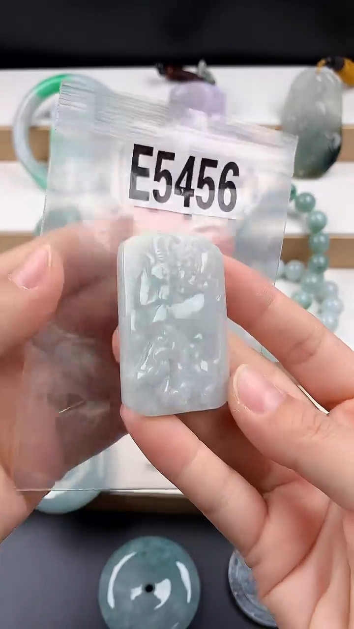 颈饰未镶嵌翡翠天然翡翠吊坠挂件