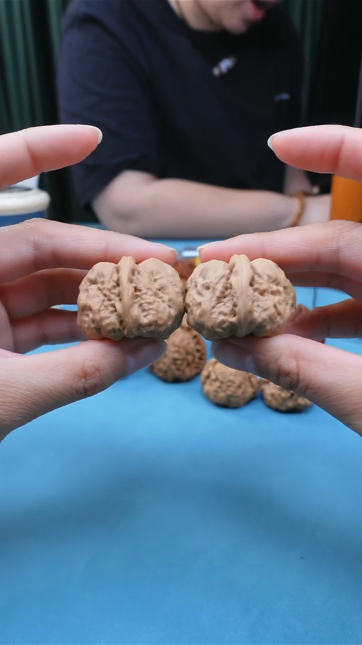 【闪购商品】文玩核桃把件36mm左右小肉蛙 1对 j2535