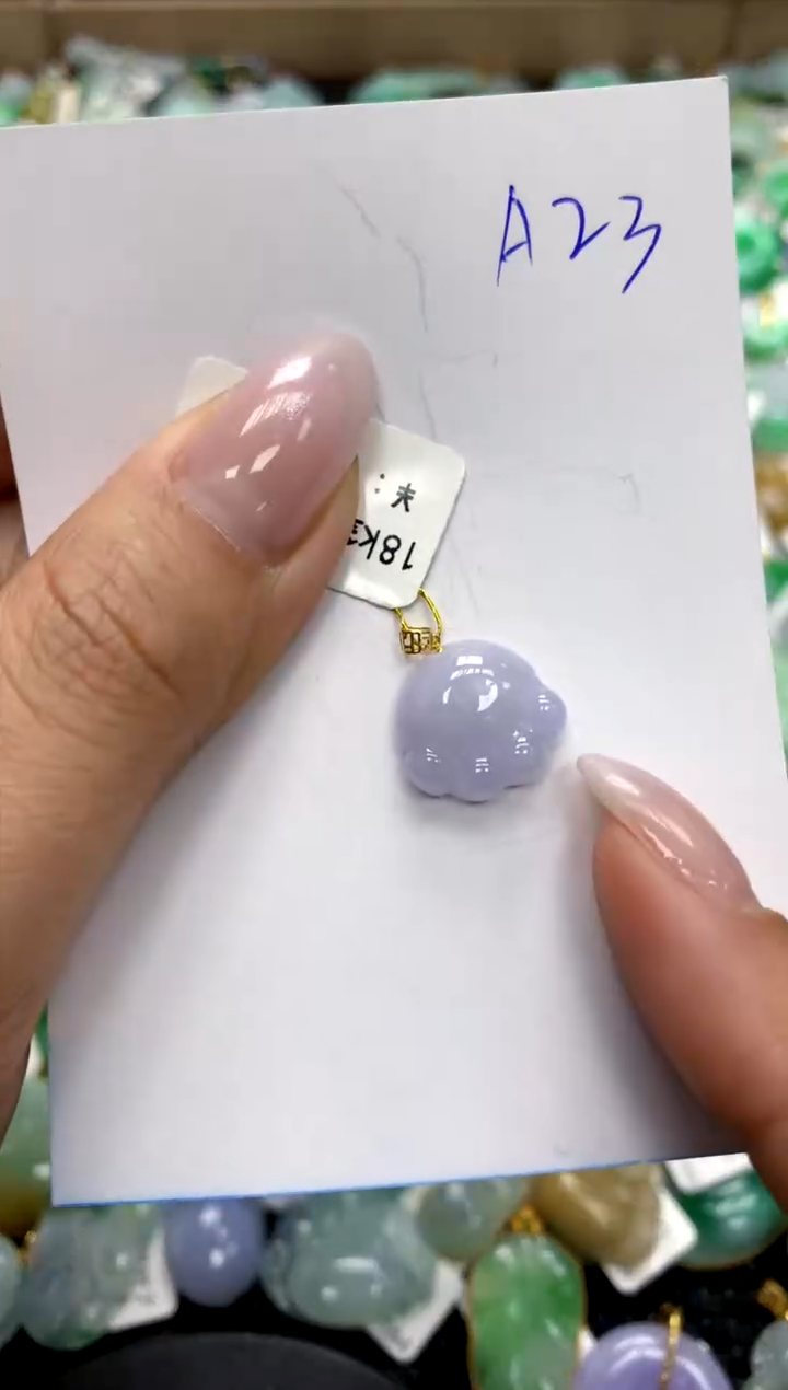 翡翠18K金镶嵌颈饰1111111111111111