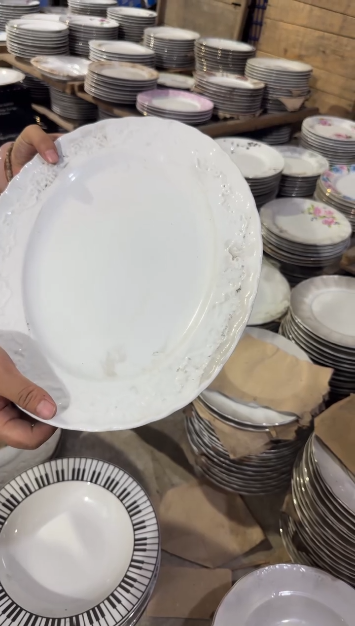 摆件纯白鱼盘34厘米微瑕请慎拍