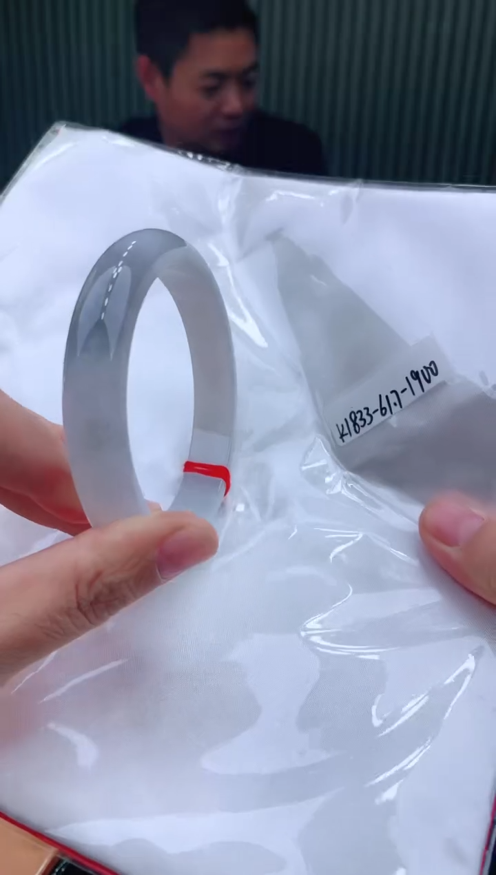 未镶嵌手镯翡翠61+