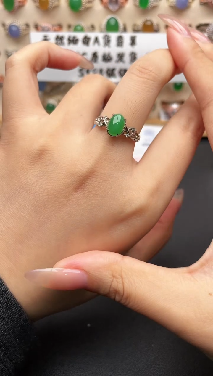 银S925镶嵌戒指翡翠一物一证一礼盒