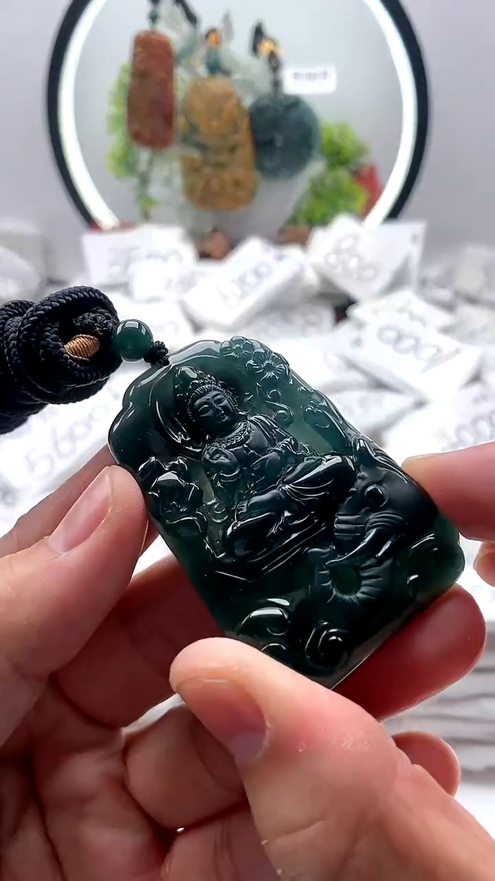 【闪购商品】翡翠颈饰未镶嵌普贤