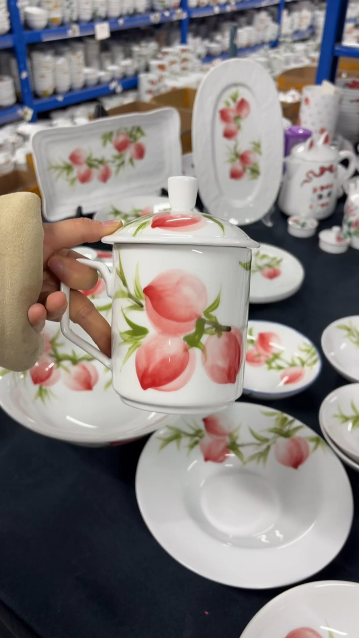 景德镇手绘釉中彩（食品级）带盖办公杯