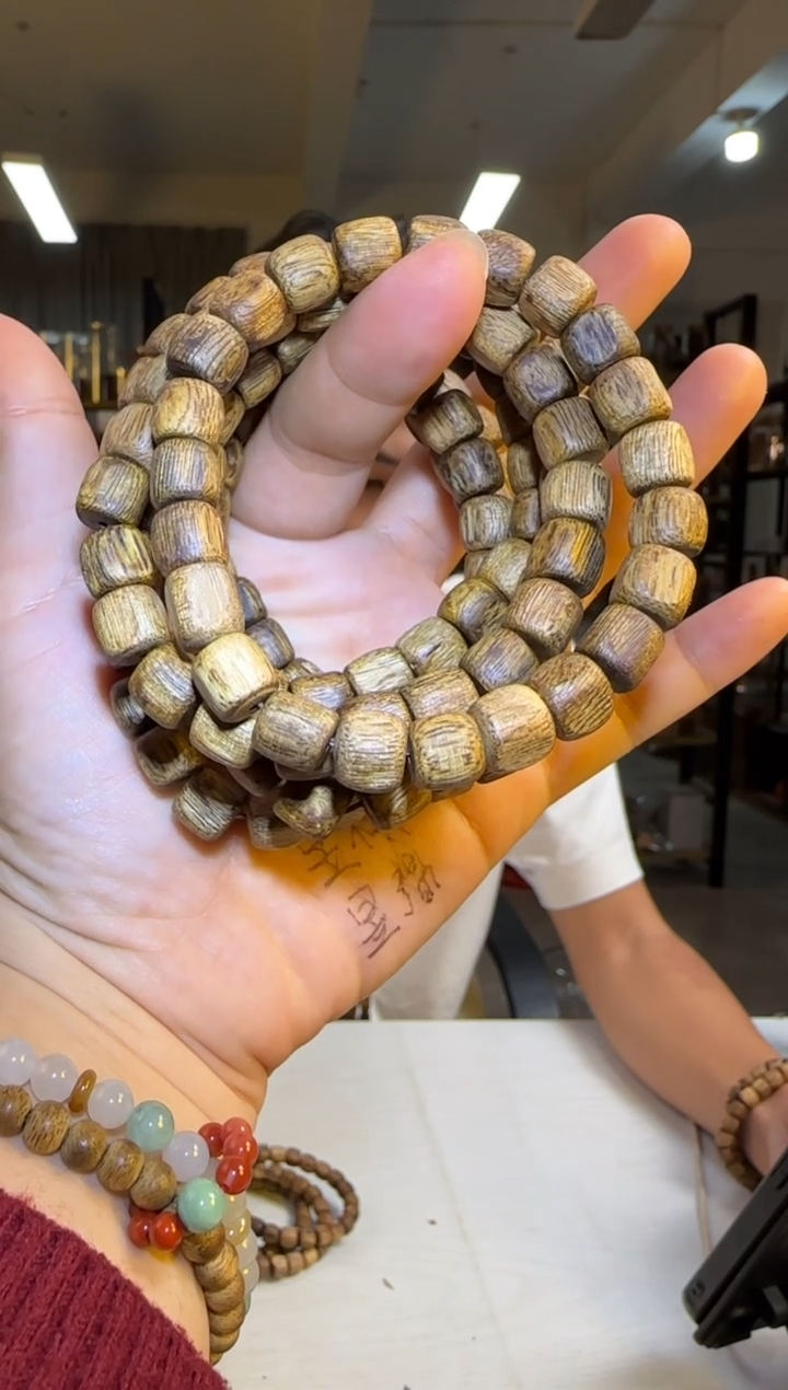 沉香手串窖藏款海南奇楠乌身圆叶方桶珠单圈多样性发1