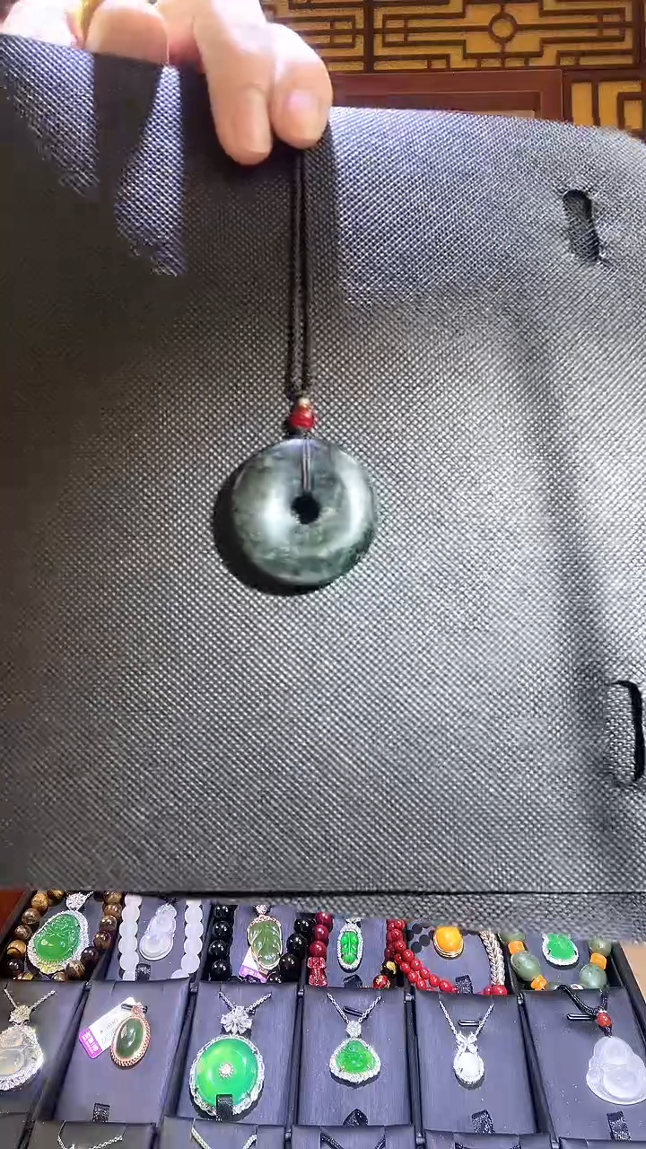 【闪购商品】蛇纹石玉吊坠(赠链)未镶嵌藏玉吊坠  