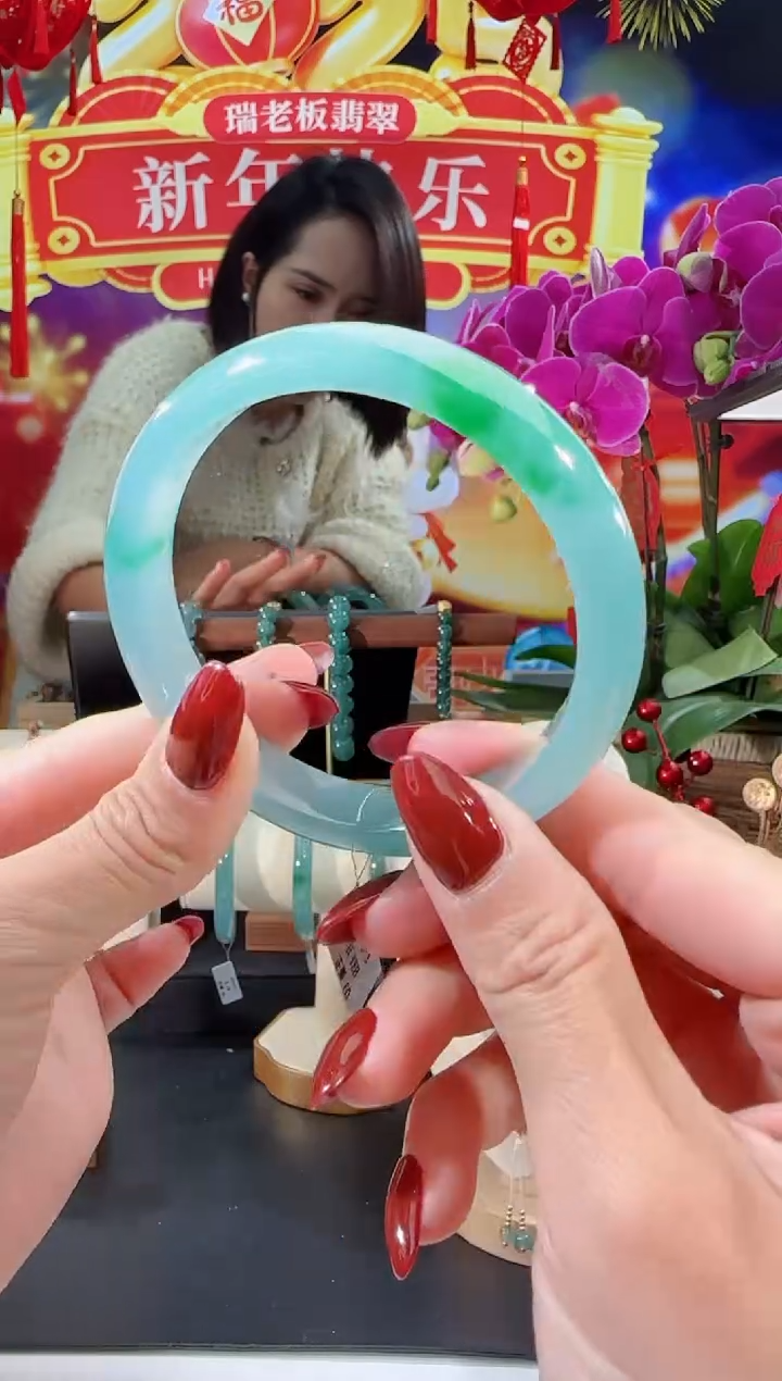 【闪购商品】翡翠手镯未镶嵌60圈