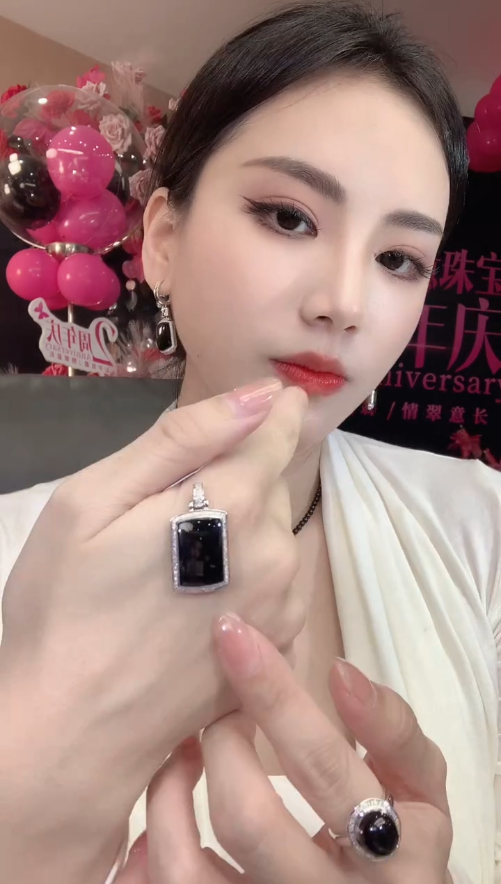 翡翠18K金镶嵌吊坠(不含链)D26