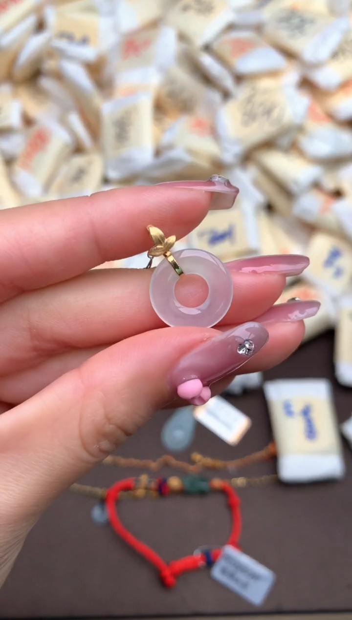 【闪购商品】翡翠挂件18K金镶嵌— 