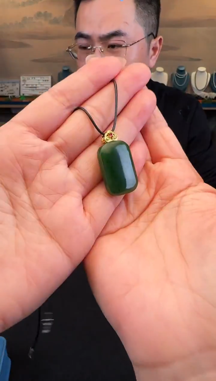 颈饰未镶嵌和田玉无事牌