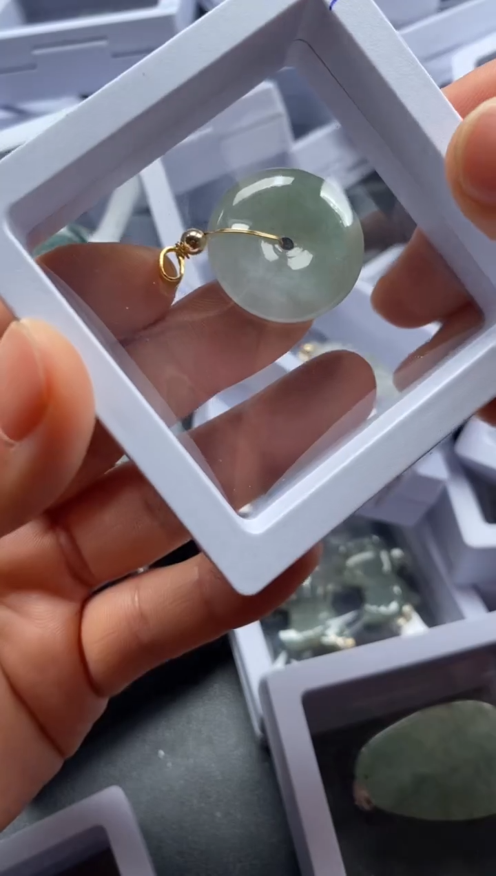 【闪购商品】翡翠吊坠(不含链)未镶嵌38984