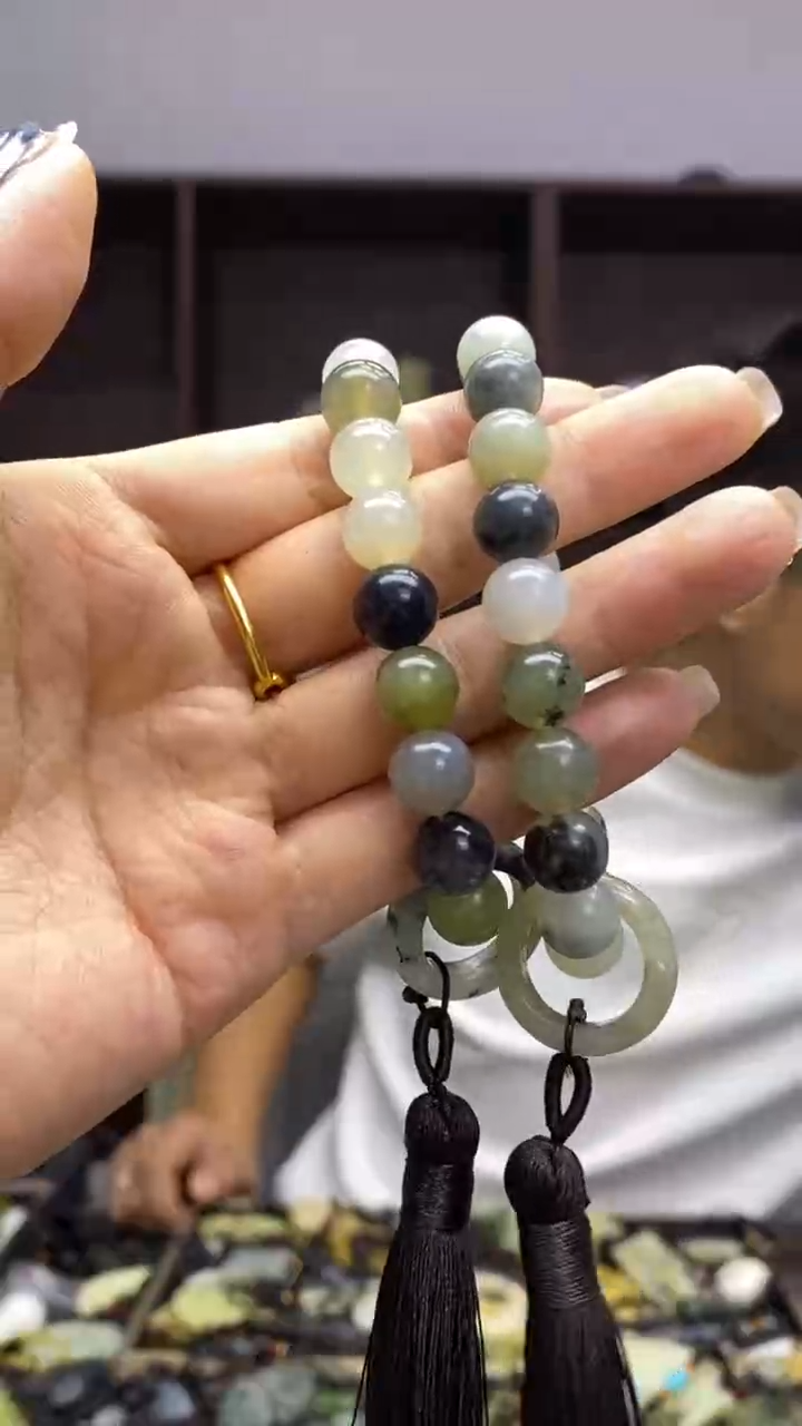 未镶嵌岫玉挂件1