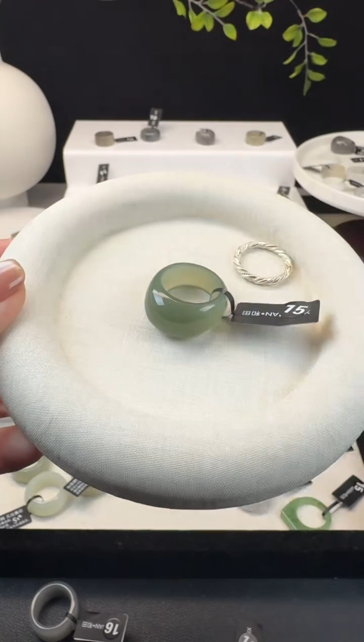 【闪购商品】和田玉戒指未镶嵌3