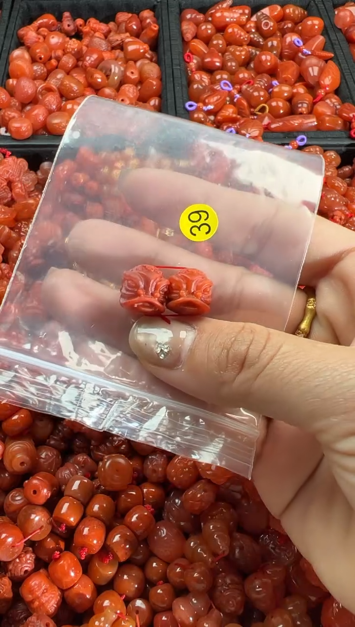 【闪购商品】南红玛瑙颈饰未镶嵌1