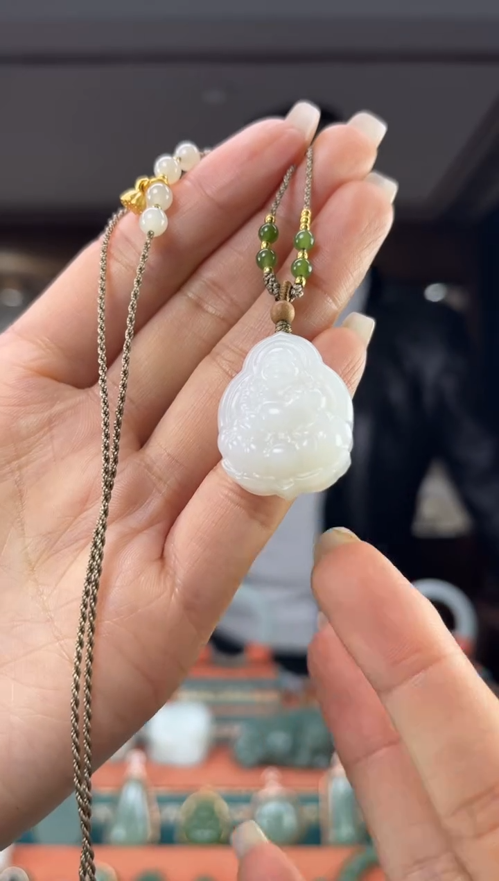 颈饰未镶嵌和田玉佩佩