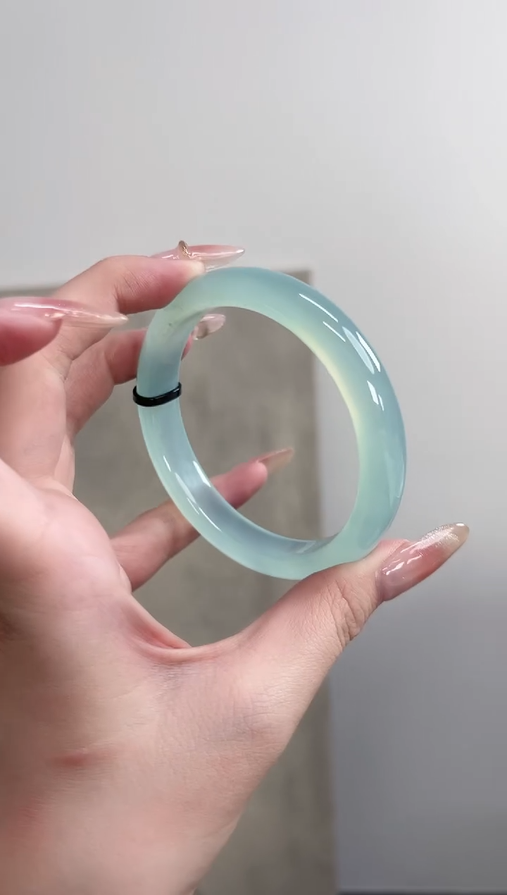 【闪购商品】玛瑙/玉髓手镯未镶嵌62圈 需要包容