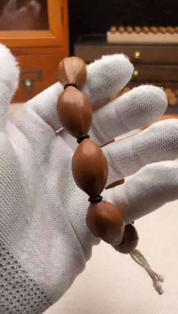 手串猴头核桃橄榄核（文玩油）