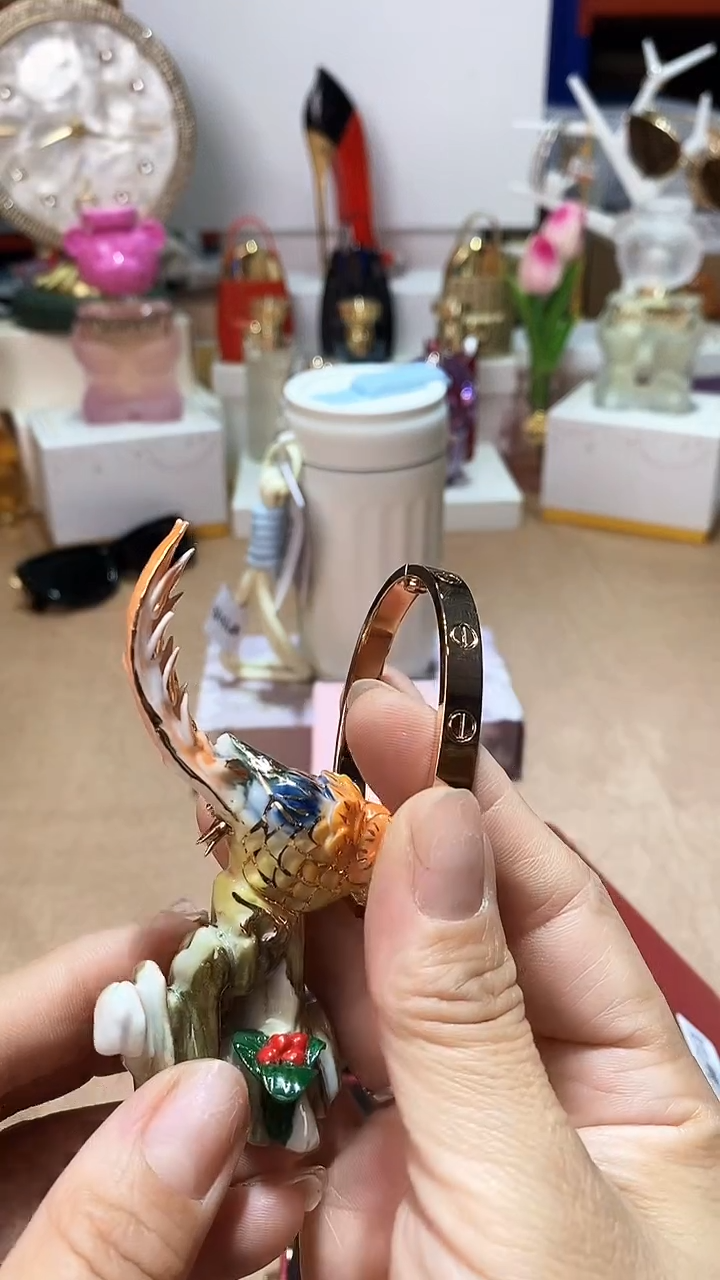 瓷片碗碟好物一件不留@@1