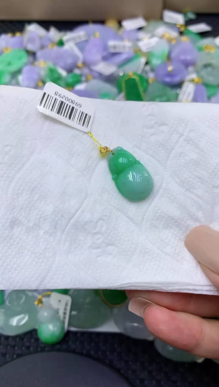 颈饰18K金镶嵌翡翠天然缅甸翡翠A货