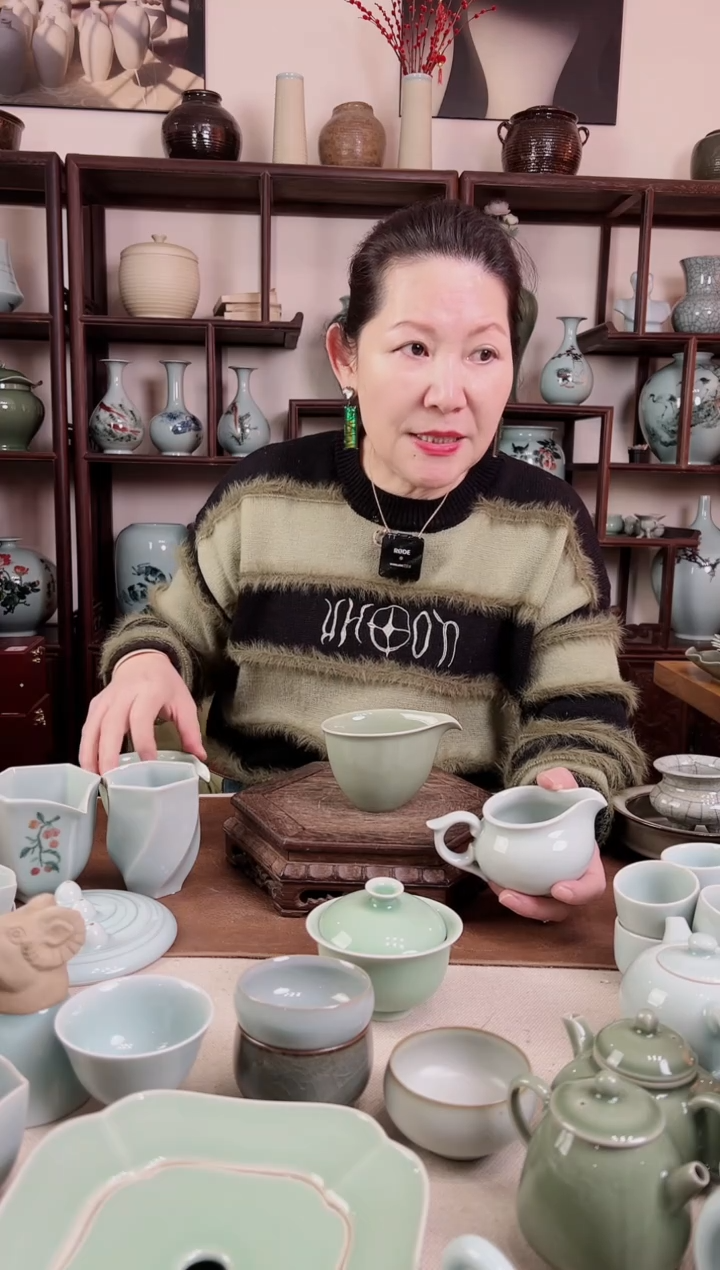 【闪购商品】杯豆青釉 元宝 公道杯