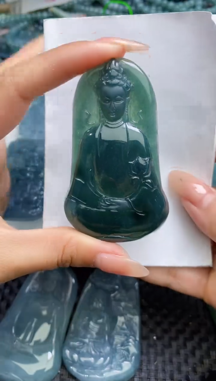 【闪购商品】翡翠颈饰未镶嵌           