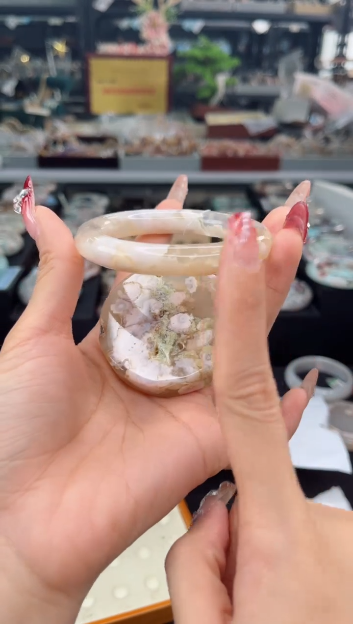 【闪购商品】石英质玉手镯未镶嵌54圈口（赠品镯心）3507627