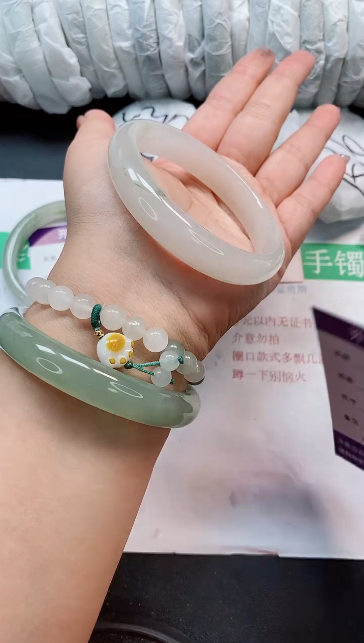 未镶嵌手镯石英质玉12/62-63