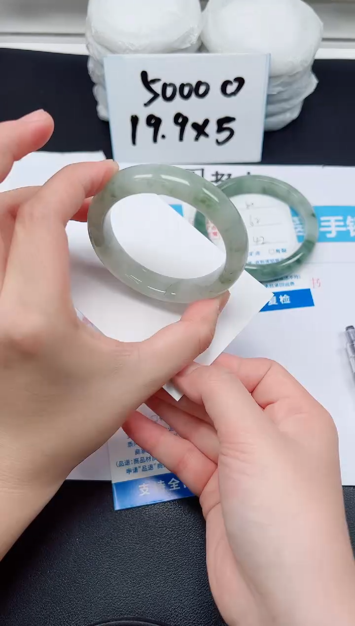 【闪购商品】石英质玉手镯未镶嵌G31-52.2