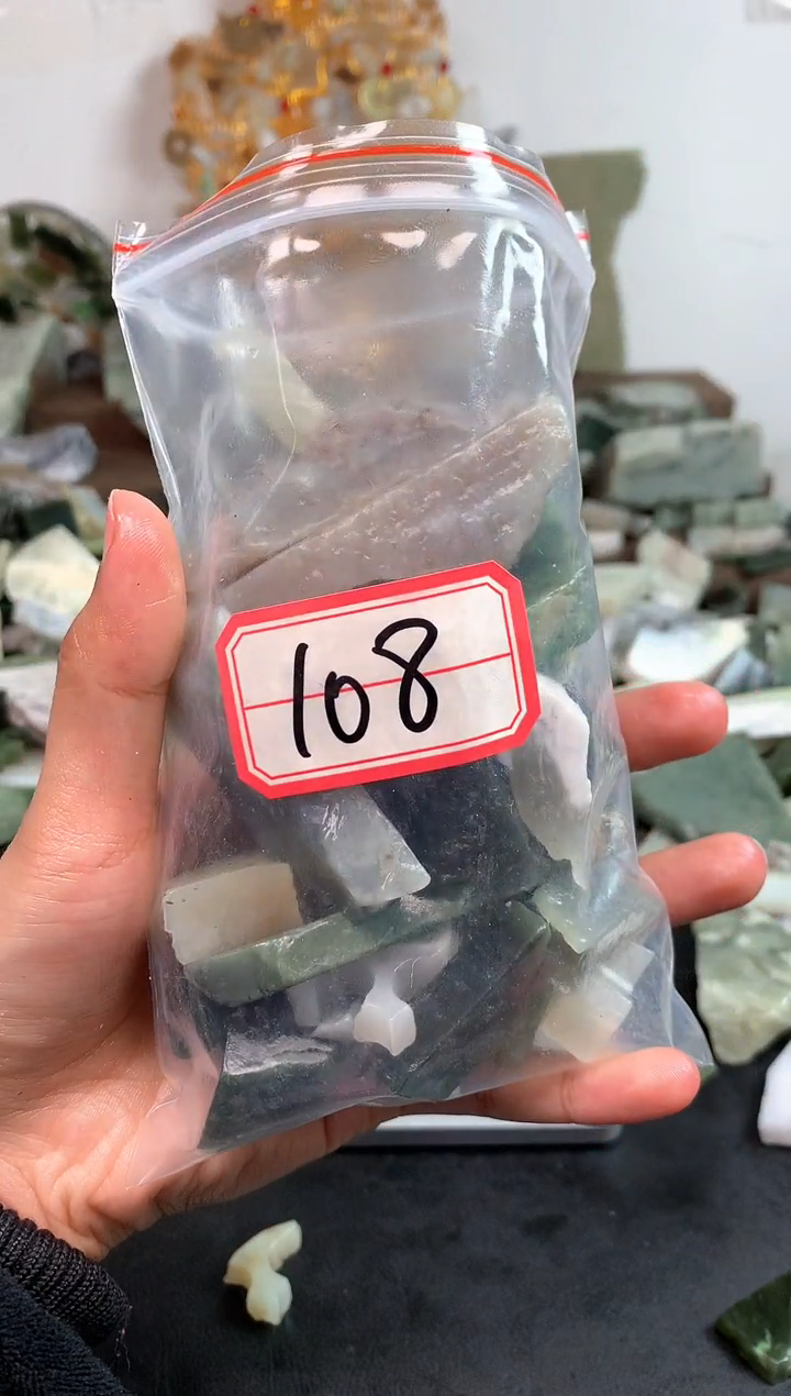 未镶嵌和田玉摆件108