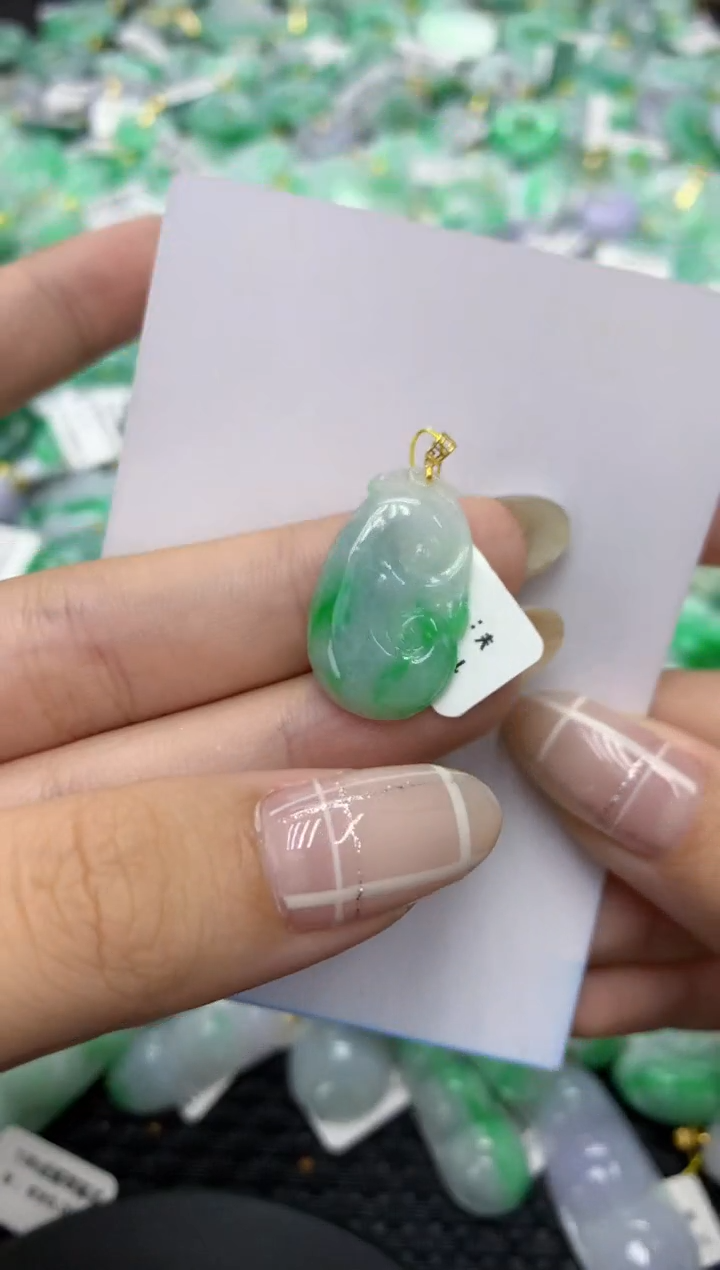 翡翠18K金镶嵌颈饰天然缅甸翡翠A货