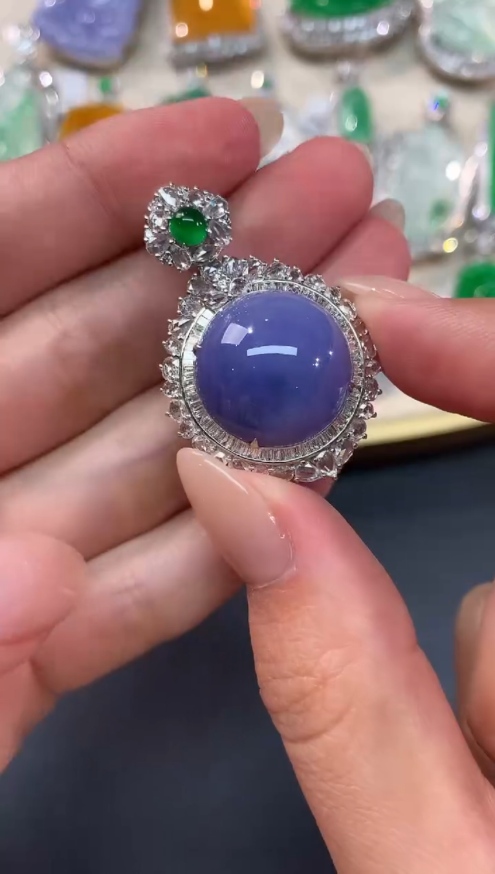 【闪购商品】翡翠吊坠(不含链)18K金镶嵌吊坠A220|35000