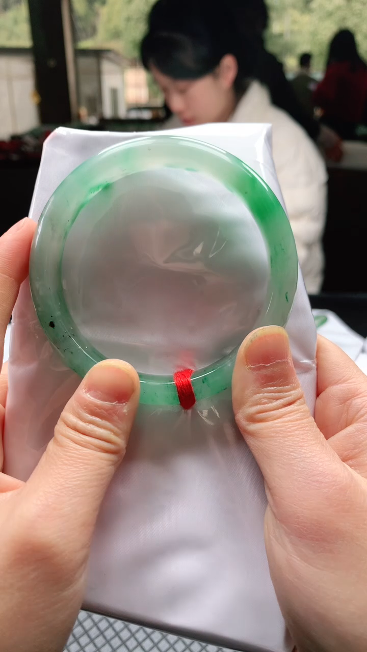 【闪购商品】石英质玉手镯未镶嵌冰飘花手镯