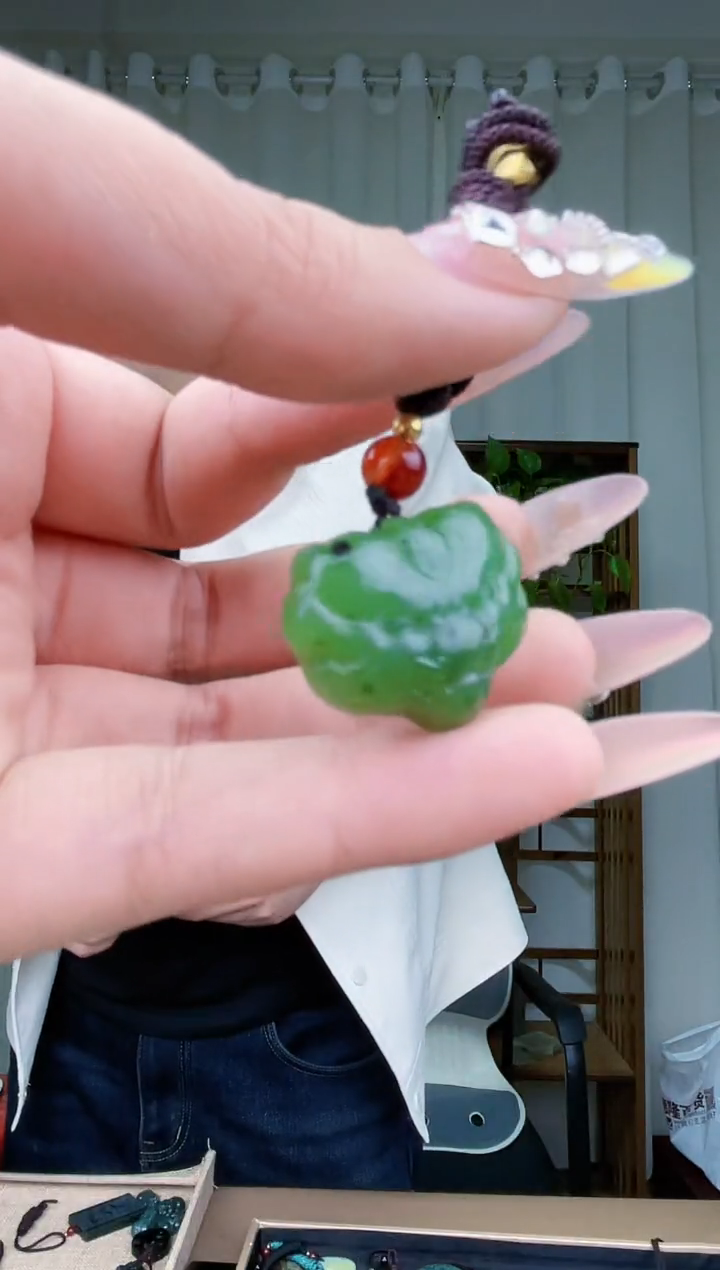 【闪购商品】和田玉挂件未镶嵌拍一发一，多样性发货！